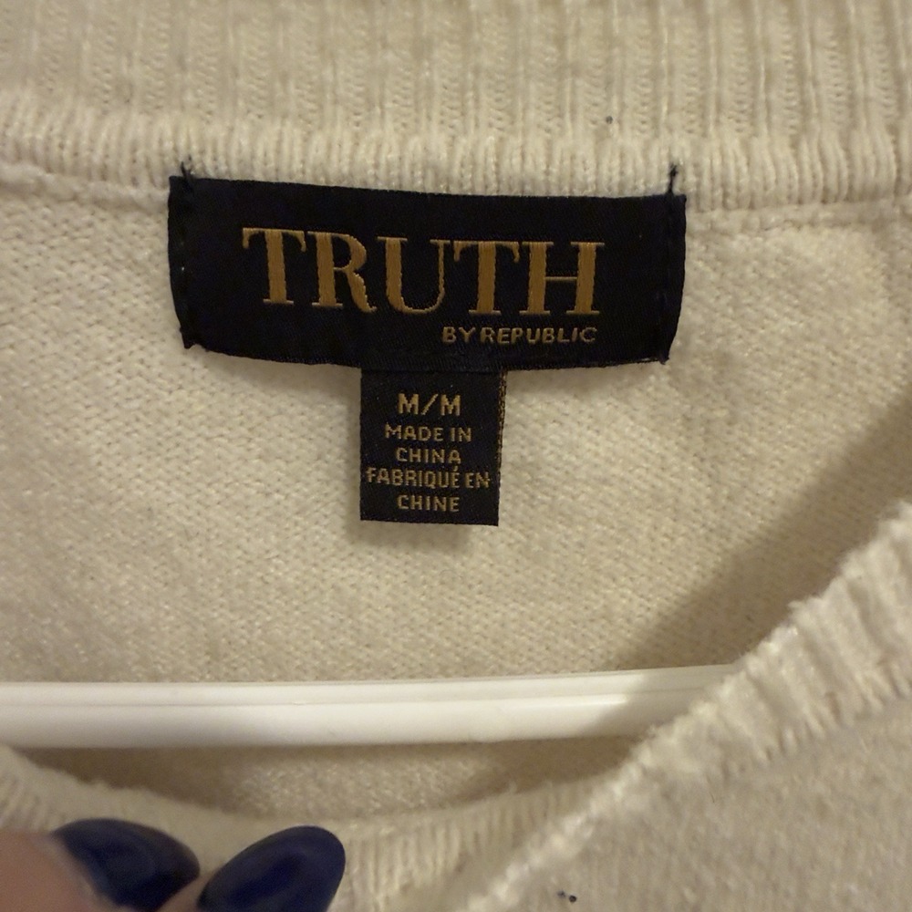 Truth Buy Republic‎ Ivory Short Sleeve Sweater Size Medium - Picture 3 of 6